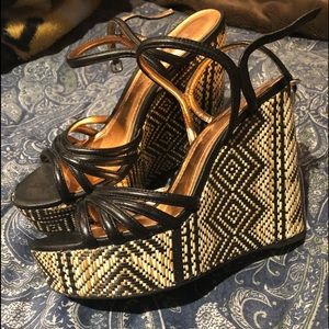 Hot BCBG Generation WEDGE PLATFORM HEELS size 7